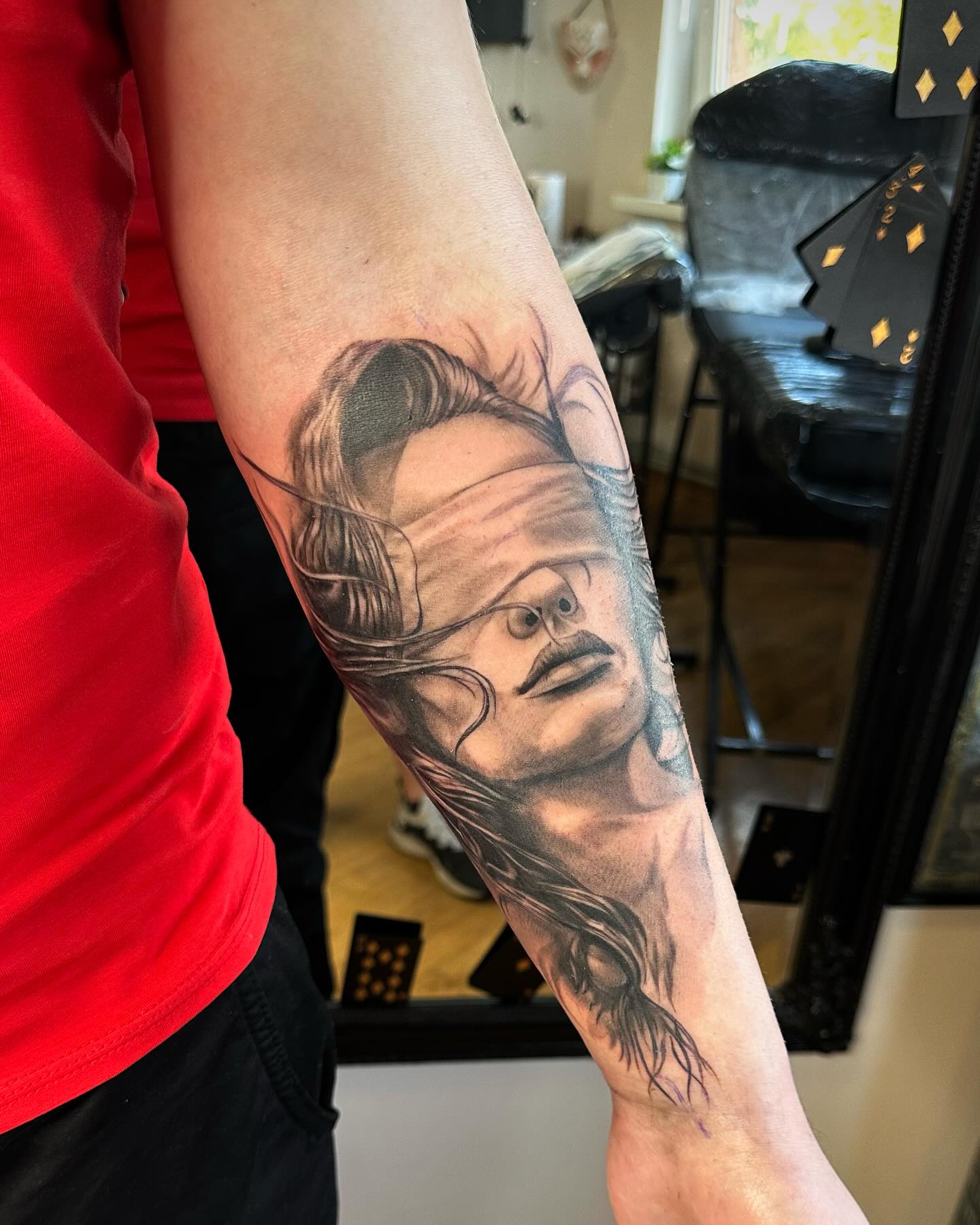 Авторська робота AKULA TATTOO