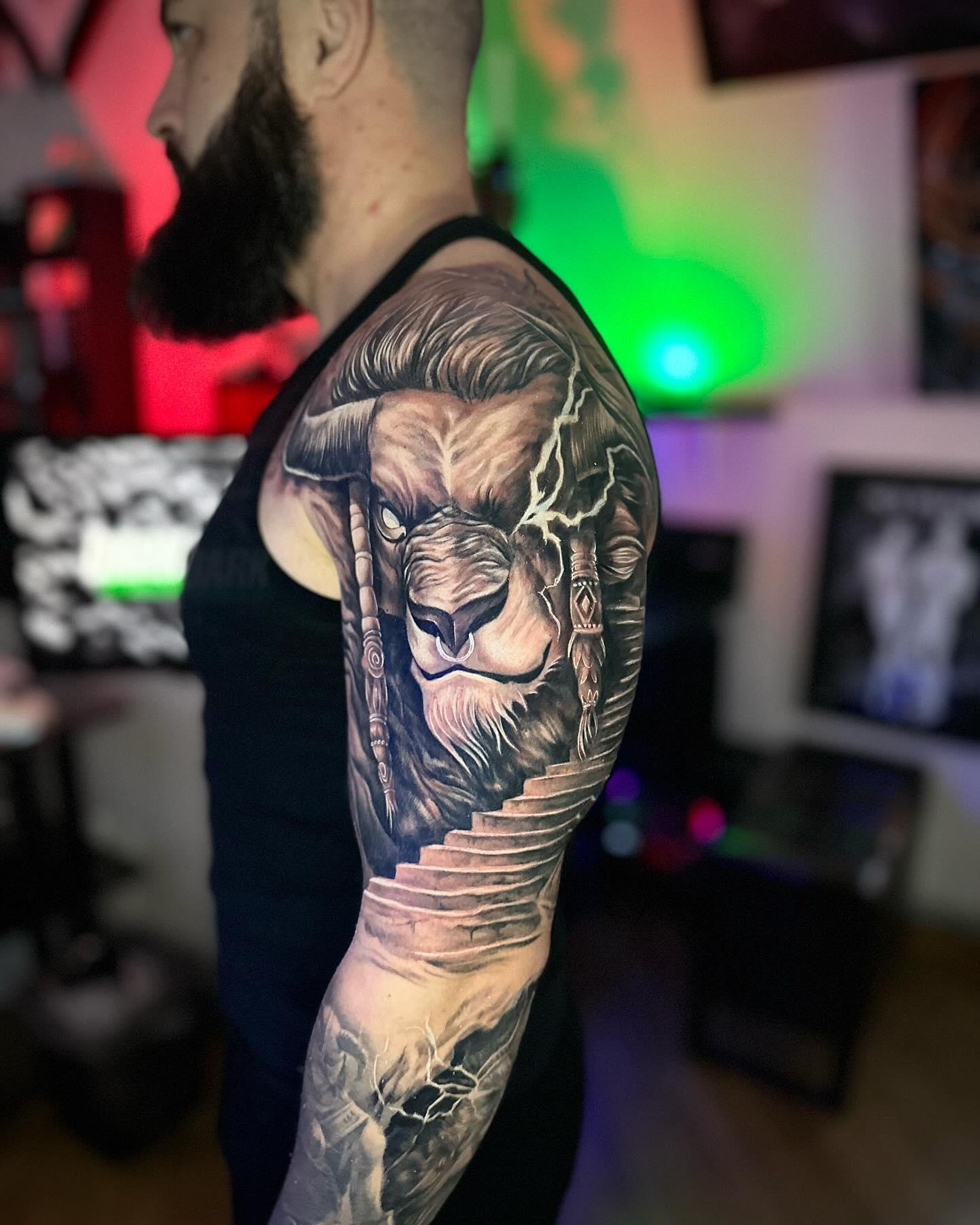 Авторська робота AKULA TATTOO